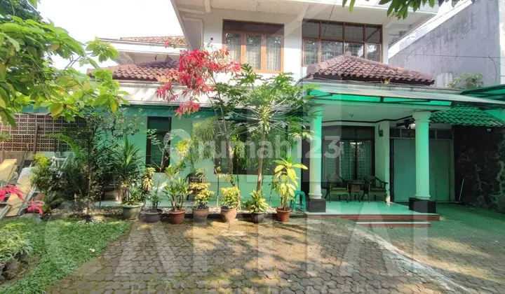 Safe and Comfortable Residential House in Sayap Supratman Bandung