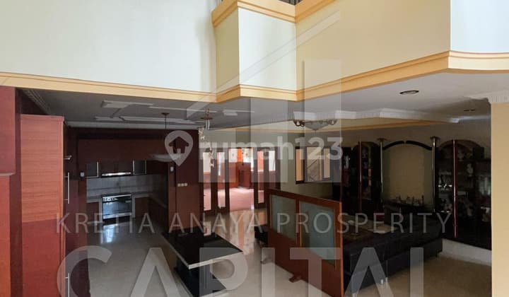 Rumah Mewah dan Terawat Dalam Komplek di Sayap Pasteur