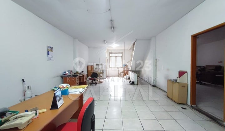 2 Ruko Lokasi Strategis di Cihampelas, Bandung