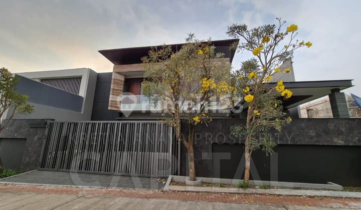 Rumah Bagus Dan Lux Minimalis di Setra Duta, Bandung