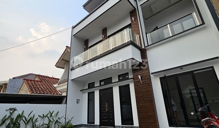 Rumah Anggun Cantik siap huni di Nusa Loka BSD Tangerang