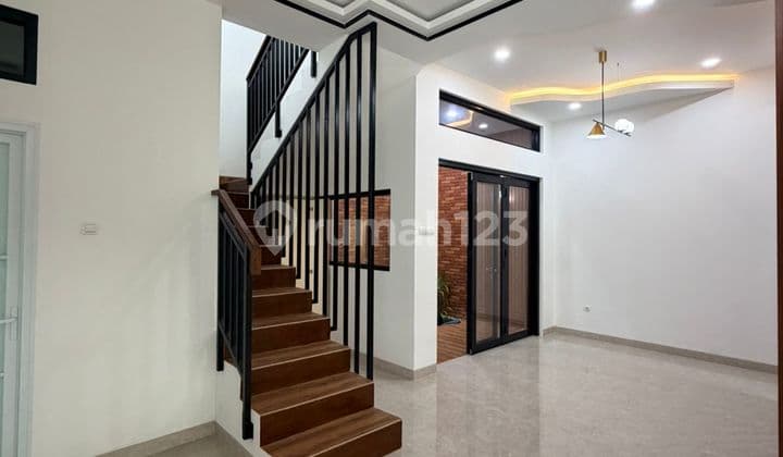 Rumah Cantik Siap Huni Huk di Kencana Loka BSD