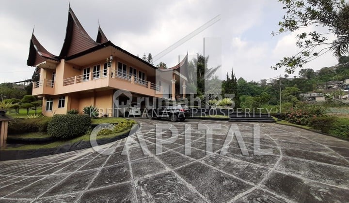 Villa Unik nan Nyaman Dengan View Terbaik di Kolonel Masturi Lembang Bandung Utara