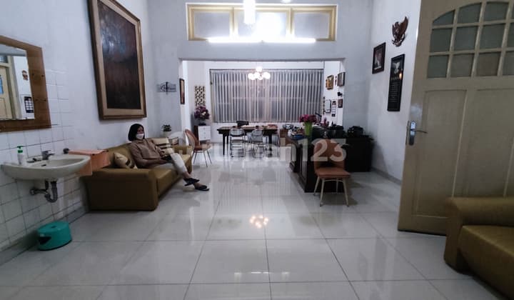 Pasti Cuan Kalo Berani Invest Rumah 2 Lantai, Mantapnya Kebangetan Area Merdeka