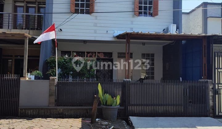 Rumah Strategis Banget di Komplek Kurdi Row Jalan Lebar dan Dekat ke Tol Mohamad Toha