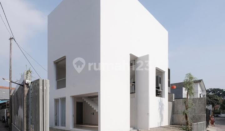 Rumah Ex Kantor Minimalis Industrial Daerah Jl. Lodaya, Buah Batu Bandung