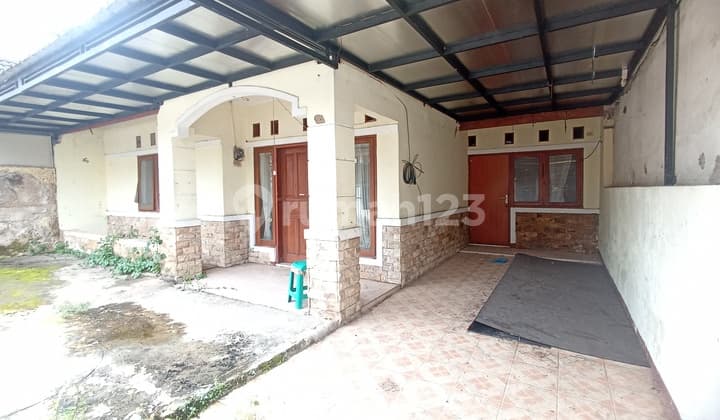 *Harga Worthed Rumah Permata Kopo 1 dengan Row Jalan Cukup Lebar Tinggal Renov Aja supaya Cakep*