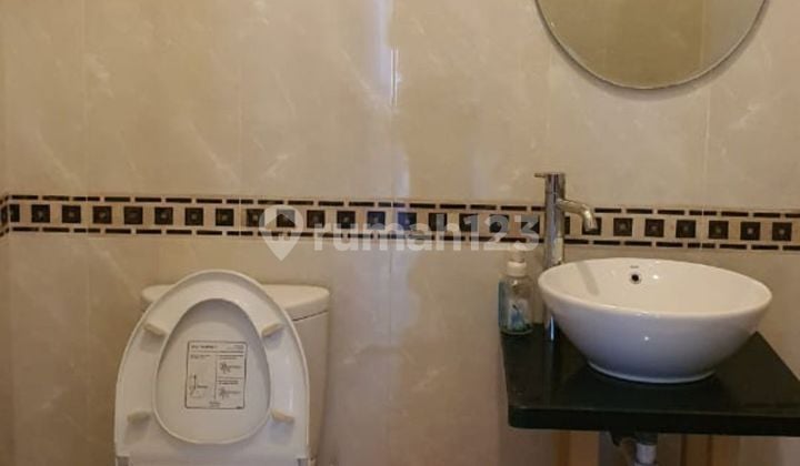 Rumah 1 1/2 Lantai Petojo Strategis Dekat Hasyim Ashari