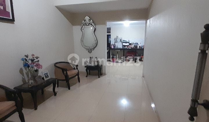 Rumah Duri Kepa Siap Huni Dekat Jalan Raya