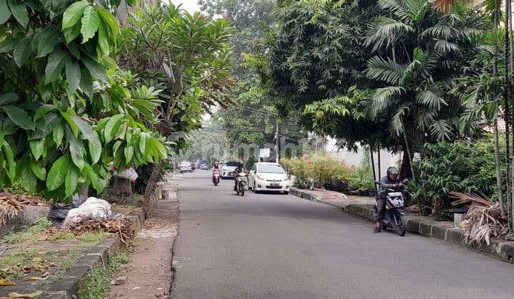 Rumah Tanjung Duren Jalan Raya Strategis