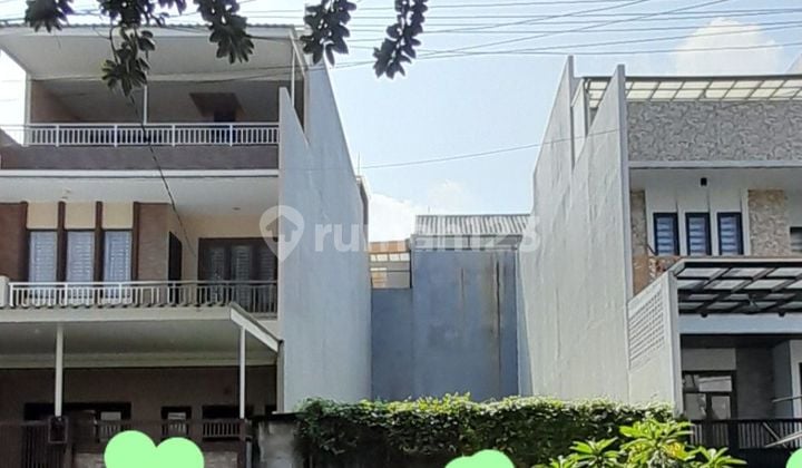 Tanah Taman Cosmos Tusuk Sate Hadap Barat