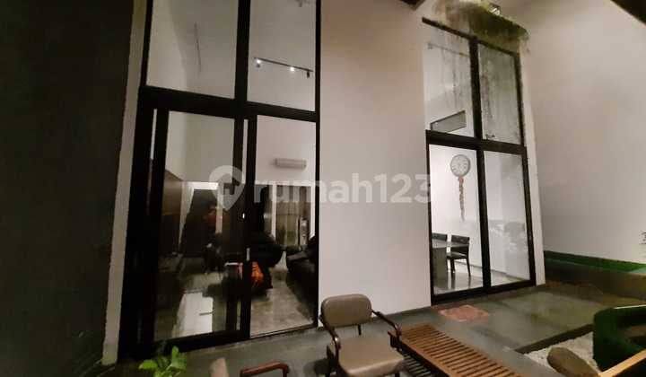 Rumah Duri Kepa 3 Lantai Siap Huni Hadap Selatan