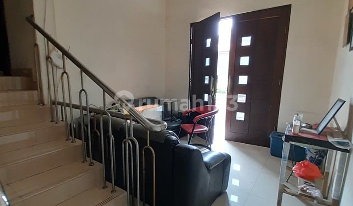 Rumah Taman Cosmos 3 Lantai Hadap Utara