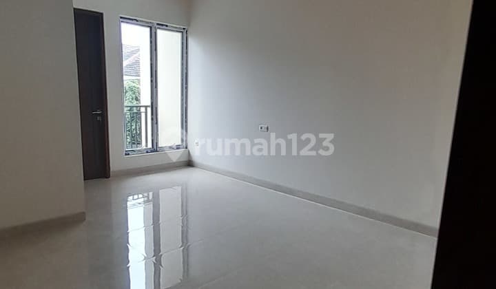 New 3-Storey Building House in Duri Kepa