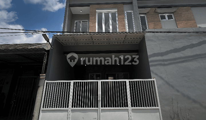 Rumah 2 Lantai Pusat Kota Siap Huni Ngagel Hadap Barat