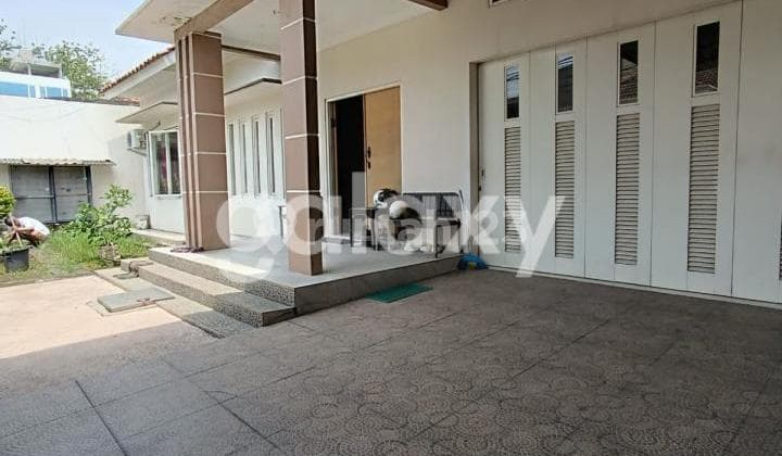 One-Story Ready-to-Live House in Kutisari Selatan