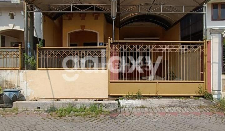 1.5-Story House on Jl. Leo, East Surabaya, Ready to Occupy