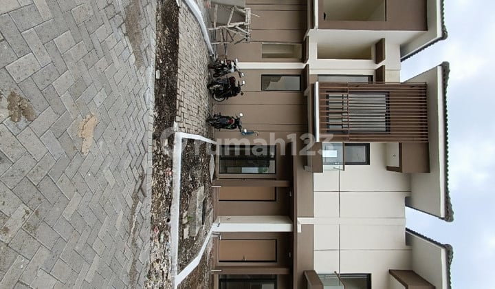 Termurah.. Rumah 2 Lantai Siap Huni Nol Jalan Oerr Selatan Surabaya
