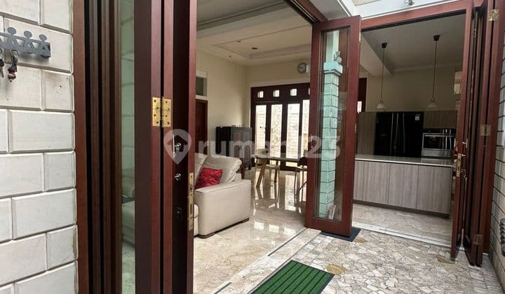 Rumah 2 Lantai di Lokasi Premium Cocok untuk Tinggal/Usaha
