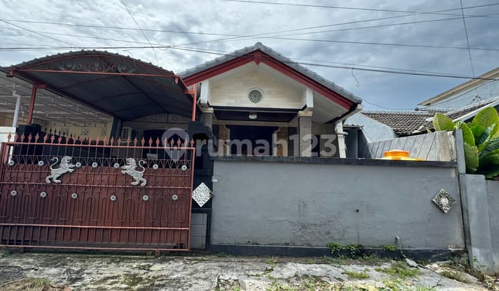 Ready-to-occupy East-facing house with complete SHM and IMB in South Jimbaran