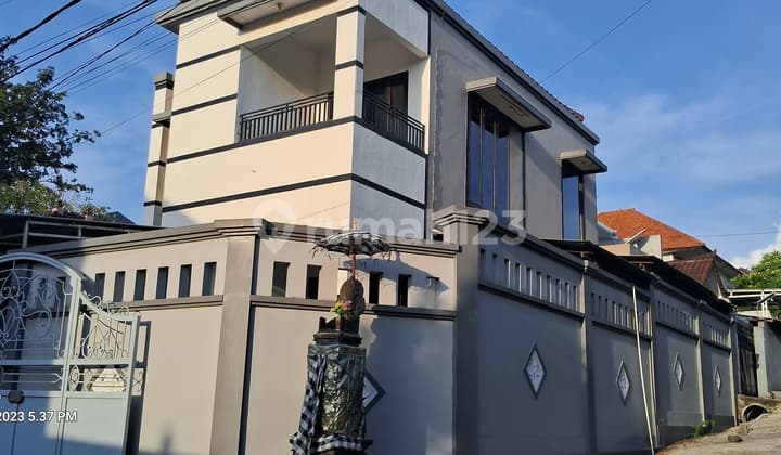 Cheap House Hook Position Near Mitra 10 Gatsu Barat St.