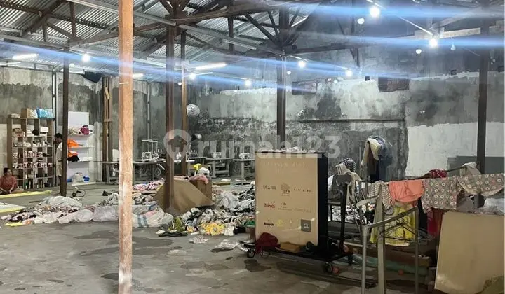 Overcontract Land Plus Building Suitable for Warehouse in Denpasar Cl