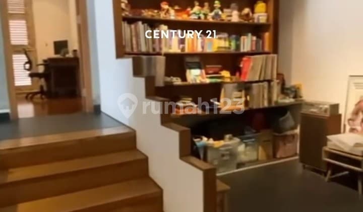 Pulomas Rumah Cantik Siap Huni Posisi Hoek