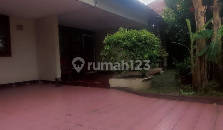 Jual Cepat! Rumah dan Kos Hanya 5 Menit ke Stasiun dan Gerbang To
