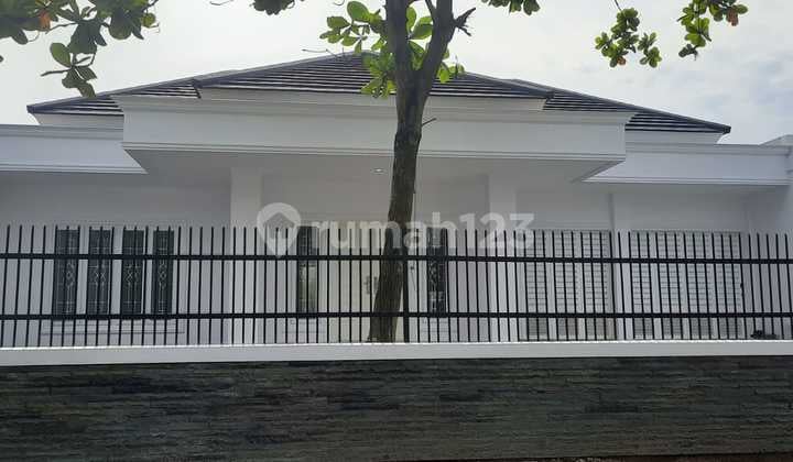 Luxury House in Botanic, Jababeka Golf Estate Cikarang