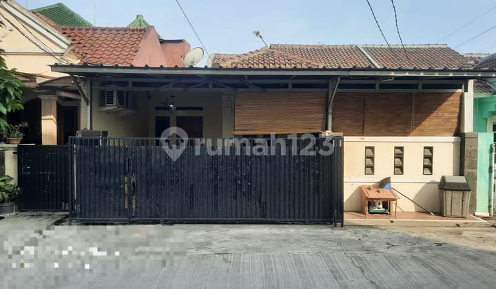 RUMAH SIAP HUNI DI LOKASI STRATEGIS DEKAT PUSAT KULINER DI PERUMAHAN CIKARANG BARU