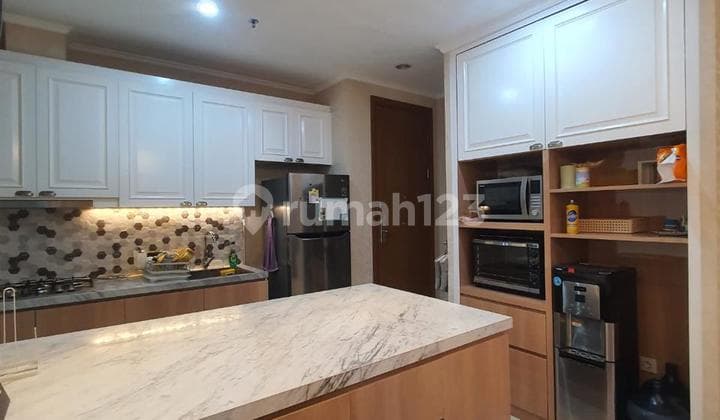 Siap Masuk Sewa Apartemen Taman Anggrek Residences 3 Kamar Tidur Furnished