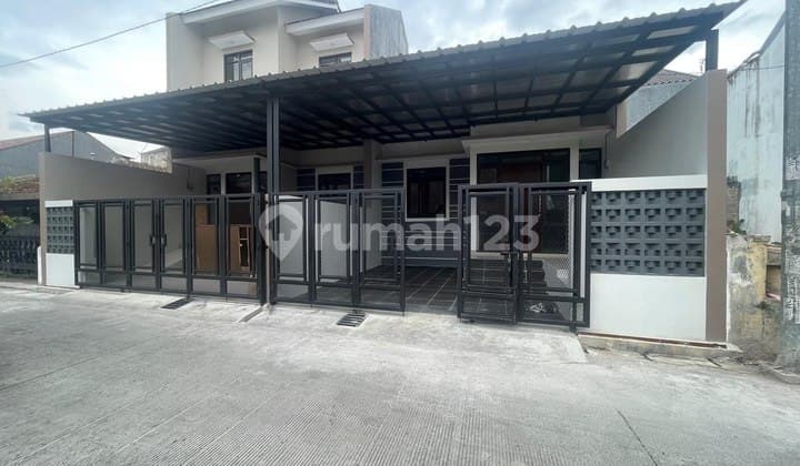 Rumah Baru Keren Minimalis Saturnus Selatan Pluto Utara Mercuri Margahayu Raya