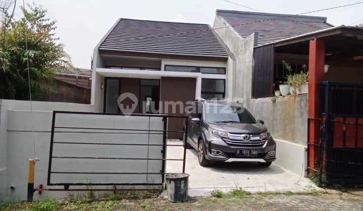 Rumah Gress Dalam Komplek Banyu Biru Pasir Pogor Ciwastra.
