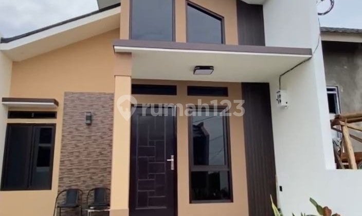 Rumah Gress Strategis Area Cihanjuang.