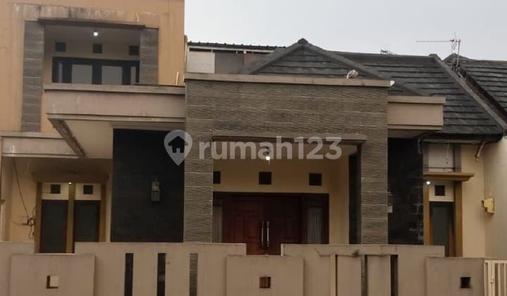 Rumah 2lantai komplek buahbatu regency. Strategis