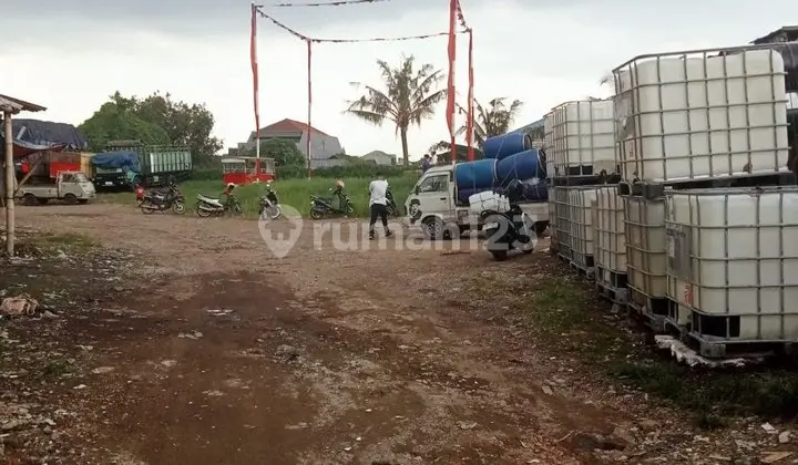 For sale: Premium land located on the main road, Jl Soekarno-Hatta, near the Pasirkoja toll exit.
