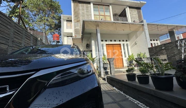Rumah lux Setrasari pasteur. lokasi premium kota bandung