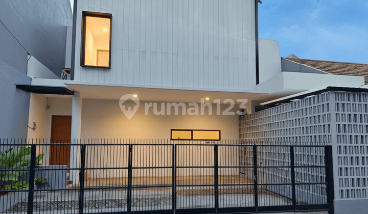 Rumah Modern Dalam Komplek Duren Sawit Jakarta Timur
