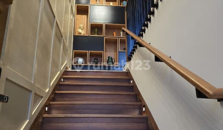 Rumah Mewah Modern Natural Tropis 3 Lantai Dkt Lrt Rawamangun