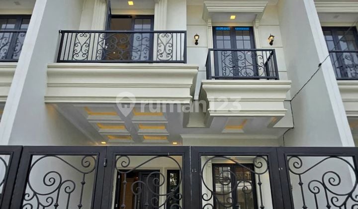 New House in Cempaka Putih Complex with Super Wide Access