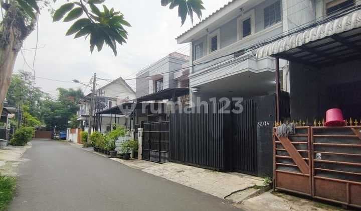 Rumah Second Siap Huni 2 Lantai Dalam Komplek di Pondok Kelapa