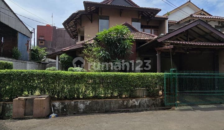 Turun Harga Rumah Murah Siap Huni Terawat 2 Lantai di Duren Sawit