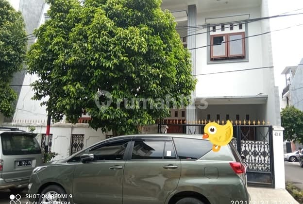Rumah Murah 2 Lantai Terawat Siap Huni Strategis di Kayu Putih