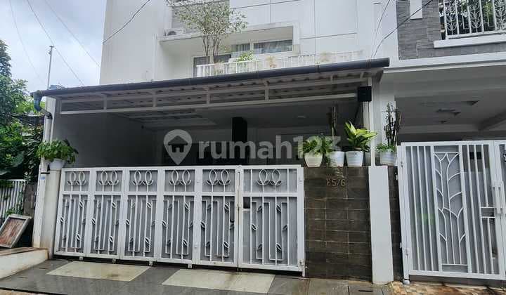 Rumah Second Terawat Siap Huni Dalam Komplek di Pondok Kelapa