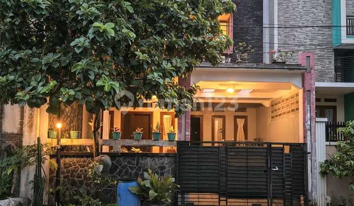 Rumah Second Siap Huni Dalam Komplek Strategis di Pondok Kelapa