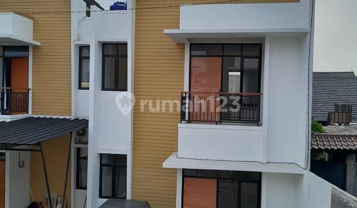 Rumah 2 Lantai Murah Siap Huni Dekat Pintu Tol di Jatiasih Bekasi