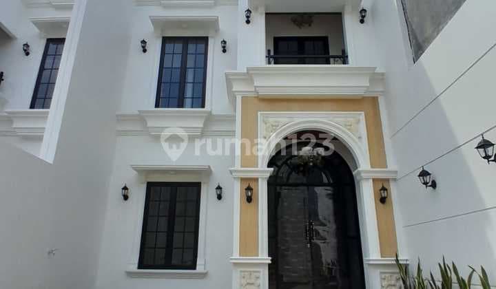 Rumah Super Mewah Murah American Classic Strategis di Kebagusan