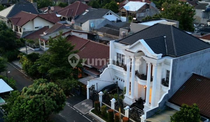 Rumah Mewah Siap Huni Dalam Komplek Billymoon di Pondok Kelapa