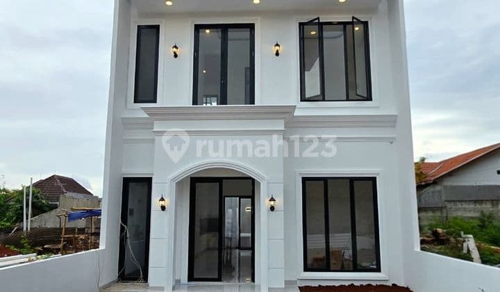 Rumah Classic Bagus Dalam Komplek One Gate di Jatibening Bekasi