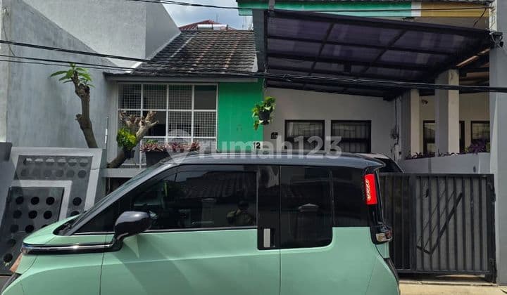 Rumah Second siap huni dalam Komplek di Jatiwaringin Jkarta Timur